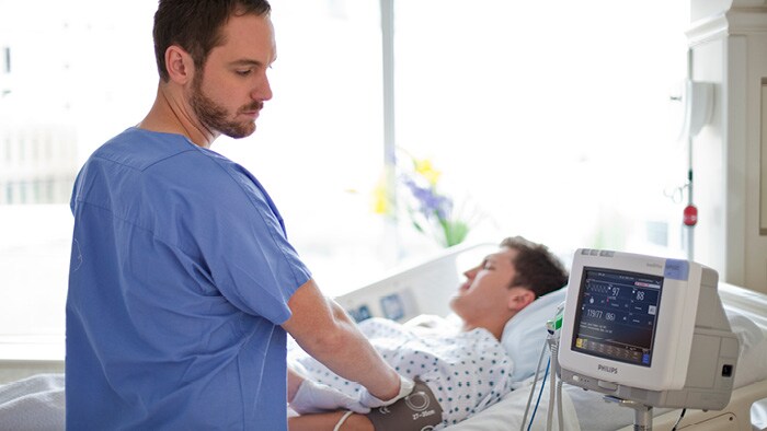 Doctor monitoring early warning scoring system